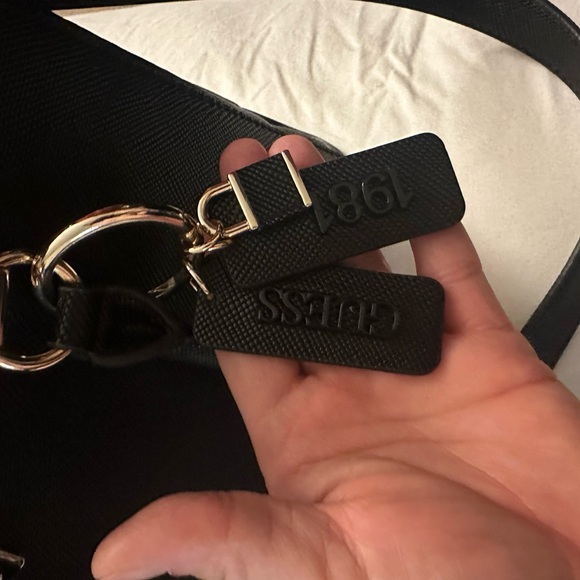 GUESS Noelle Girlfriend Satchel - Picture 9 of 10